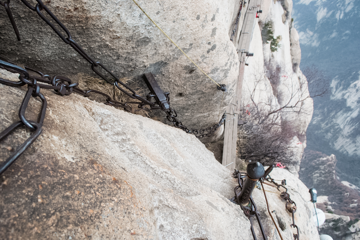 Hua Shan Plank Walk Chine Huashan Cliffside Plank Walk No Harness Hua Shan Plank Walk Chine Huashan Cliffside Plank Walk No Harness