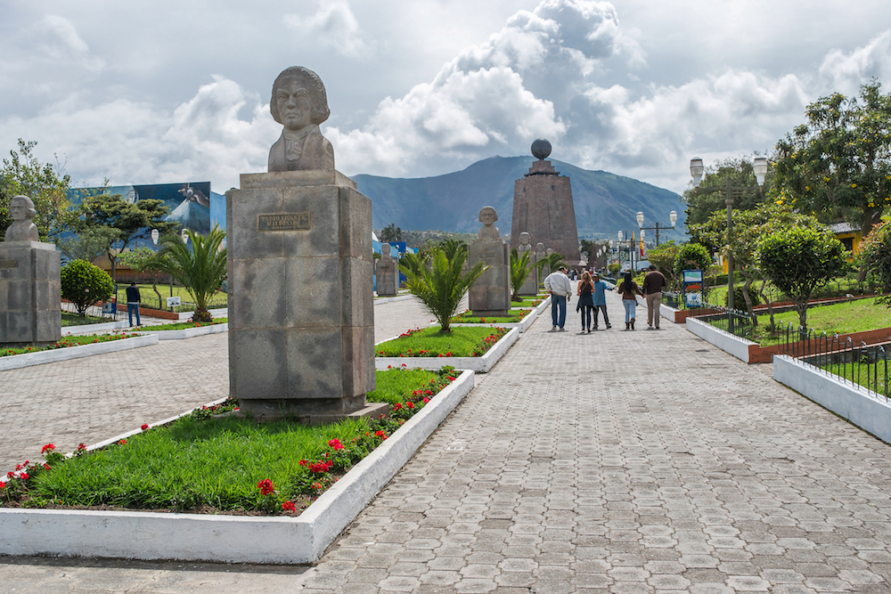 The monument walkway at Mitad del Mundo.