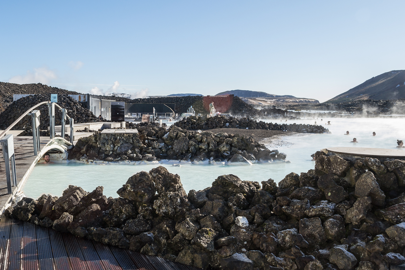 50 amazing bucket list ideas: visit the Blue Lagoon in Iceland!