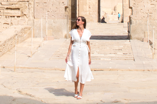 Wear a flowy dress when visiting Egypt.