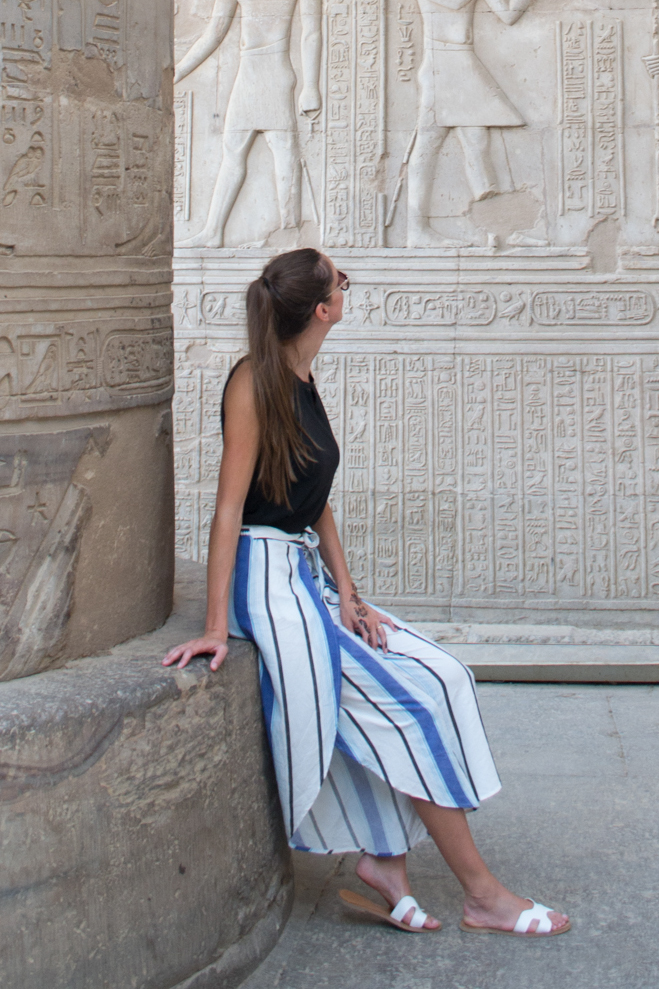 What To Wear In Egypt: 6 Lightweight Outfit Ideas • Jetset Jansen