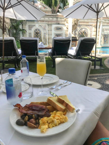 Breakfast by the pool at Gianni's.