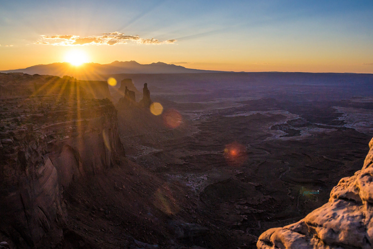 The sunrise at Mesa Arch.