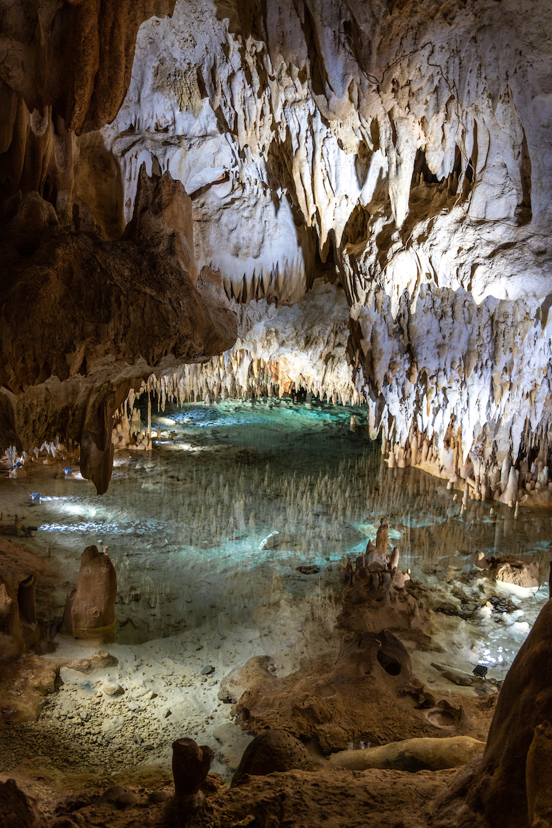 Exploring the Cayman Crystal Caves in Grand Cayman • Jetset Jansen