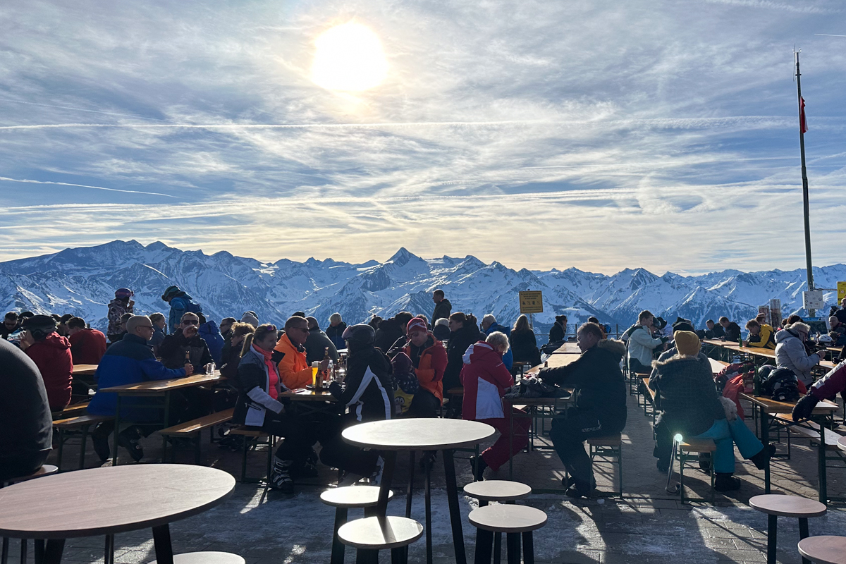 The après ski scene on Schmittenhohe.